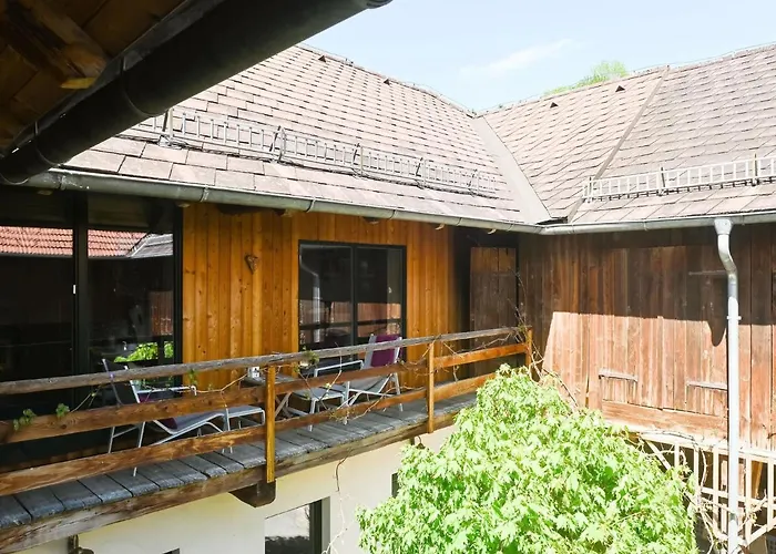 Apartment Loft-like In With Swimming Pond *