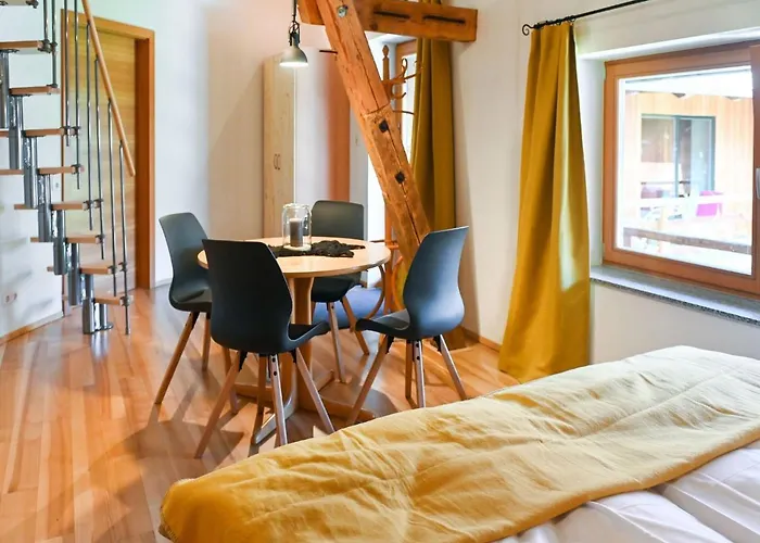 Apartment Loft-like In With Swimming Pond *